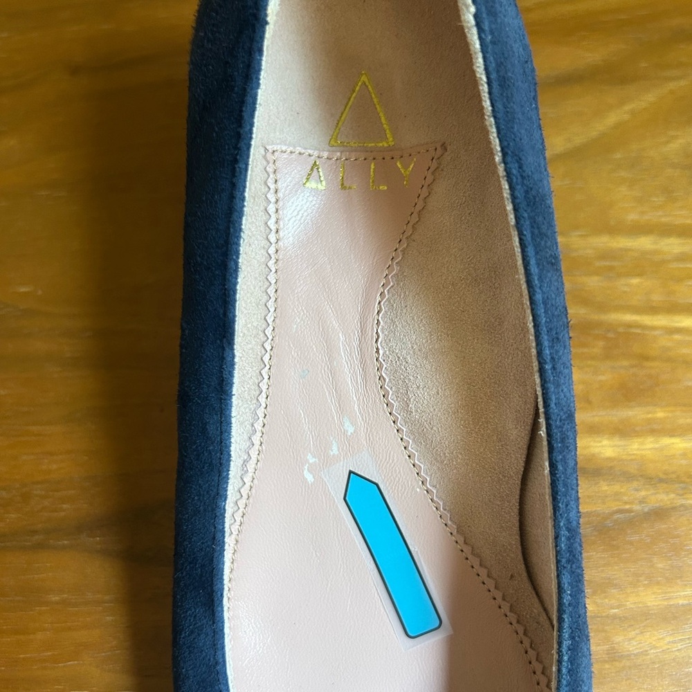 NWOT Ally Shoes Noble Suede Lower Block Heel | women’s size: 38.5 C | navy - Picture 15 of 15